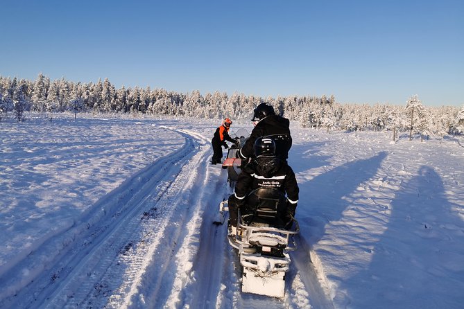 1-Hour Snowmobile Safari Experience - Cold comfort: what to wear, and why gear quality matters