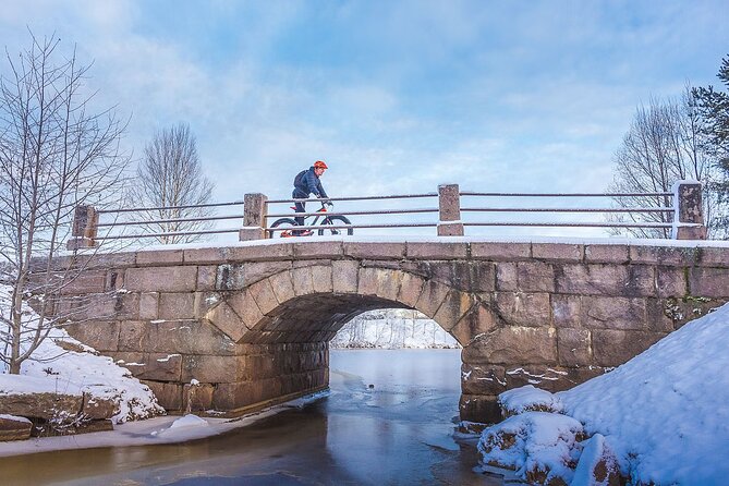 2h Winter Bike Tour - Riversides of Rovaniemi - Roll Outdoors route to Marttiini: downtown history, no long detours