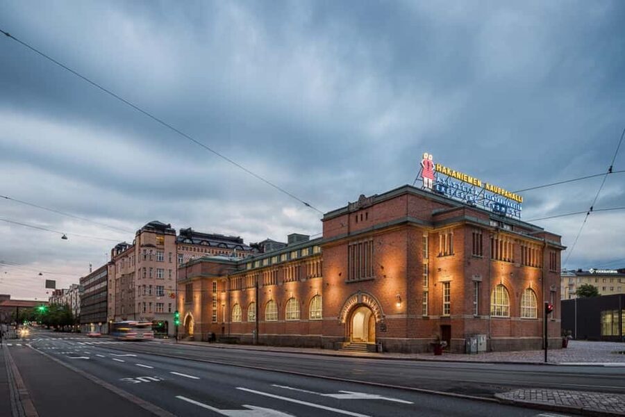 Alternative Helsinki: The Kallio neighborhood tour - Bear Park: The Local Green Break You Will Remember