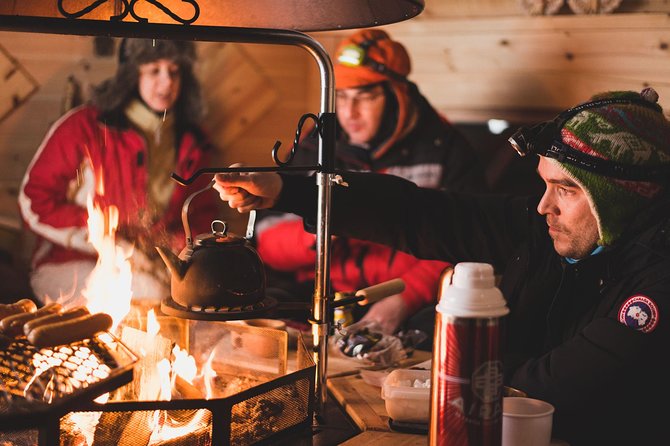 Arctic lake Aurora Hunt, in a cozy Lappish Tipi - Photography tips, gear, and what to bring for better Northern Lights shots