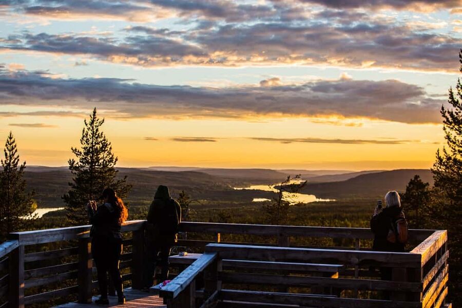 Arctic Wilderness Hike from Rovaniemi (Day & Evening) - Season and light: midnight sun, white nights, and aurora season timing