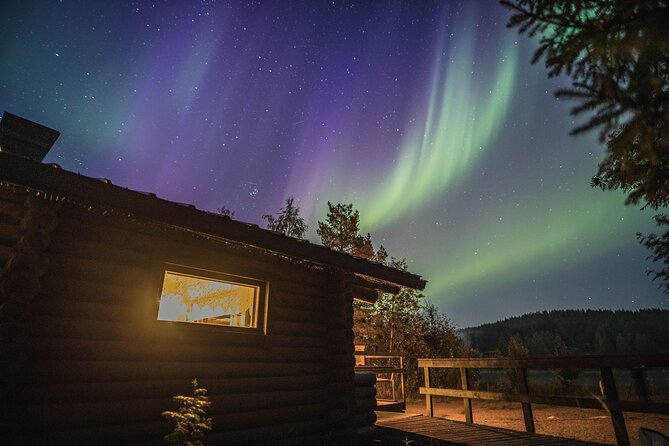 Best Of Lapland: Sauna, Ice swimming, Dinner & Northern Lights - Traditional Finnish sauna on an Arctic lake