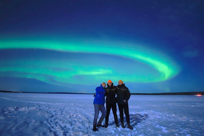 Chasing Aurora with Photographer - Small Group - Aurora Chasing From Rovaniemi, With Up to Three Photo Stops
