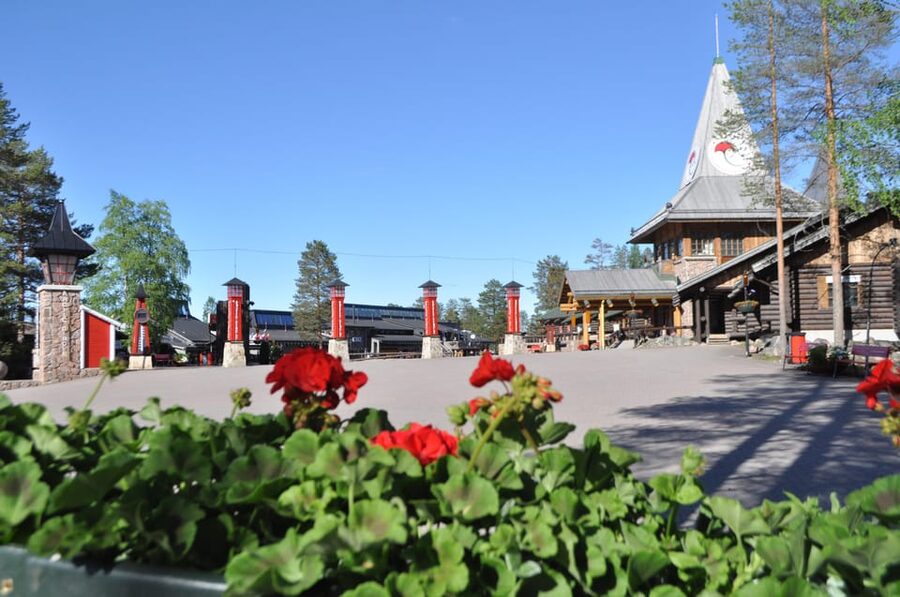 City tour and Santa Claus village visit in Lapland - What’s Actually Included, and What You Must Plan for