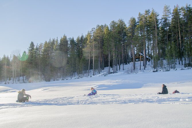 First Ice Fishing Experience in Rovaniemi - Fishing time outside: what to expect during the 2-hour session