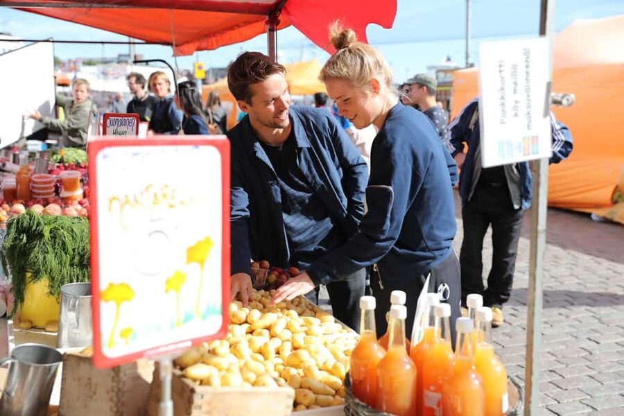 FOOD Tour with Rooftop Bar Visit in Helsinki - Old Market Hall and Market Square: Where the Tastes Make Sense