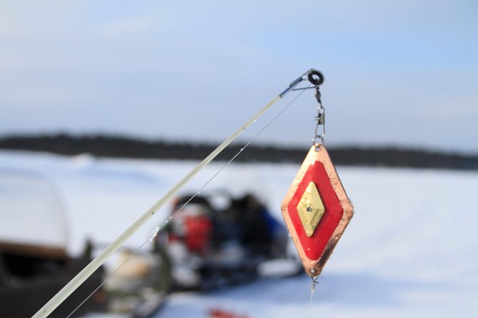 From Ivalo: Ice Fishing Safari to Lake Inari, reindeers & lunch - Lunch by the Open Fire, What You Can Expect