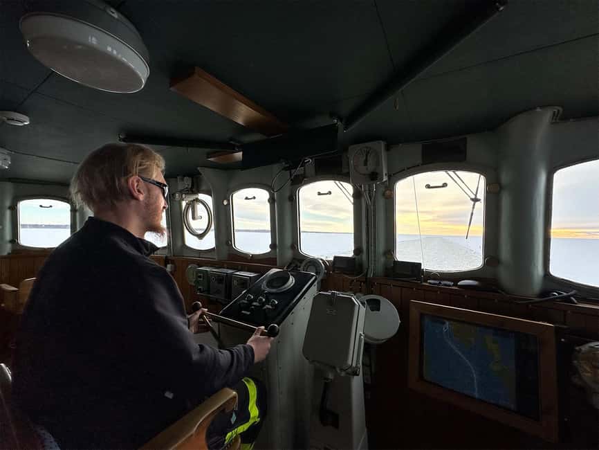 From Rovaniemi: Icebreaker Sampo Cruise with Ice Floating - Ice floating in Bothnian Bay: the moment that makes the trip worth it