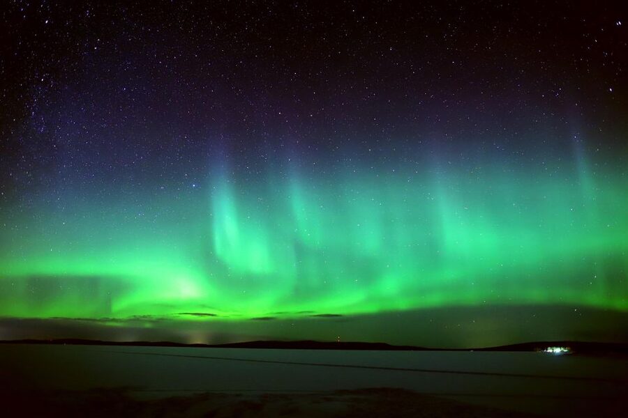 From Rovaniemi: Lakeside Aurora’s Paparazzi Photography - Entering the aurora hunt, Rovaniemi-style (pickup, drive, and timing)