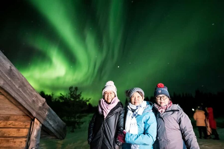 From Rovaniemi: Northern Lights Van Tour with Photos - From Rovaniemi Pickup to the Wilderness Chase