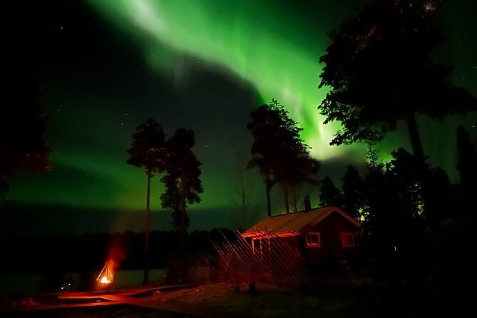 Glass Igloo Campfire Dinner under Northern Lights - Campfire dinner in a glass igloo: the real value is the vibe