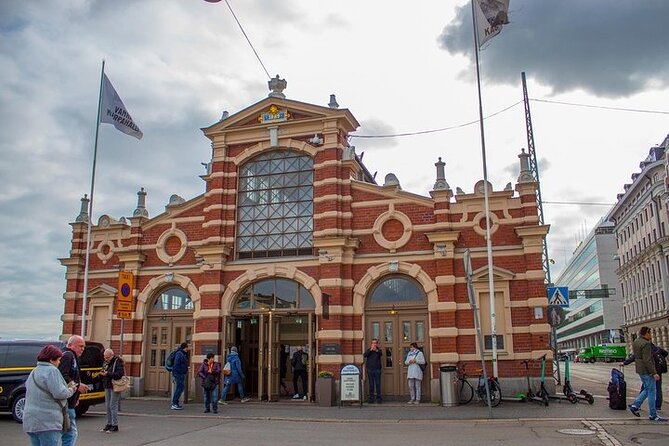 Helsinki Airport Layover Sightseeing Tour - Senate Square: Quick Views, Clear Explanations