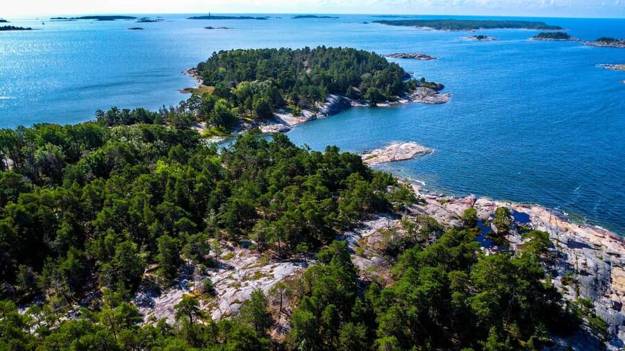 Helsinki: Archipelago Exploration at Porkkalanniemi - The 3.5-hour guided hike: woodland trails, coves, and coastal rock