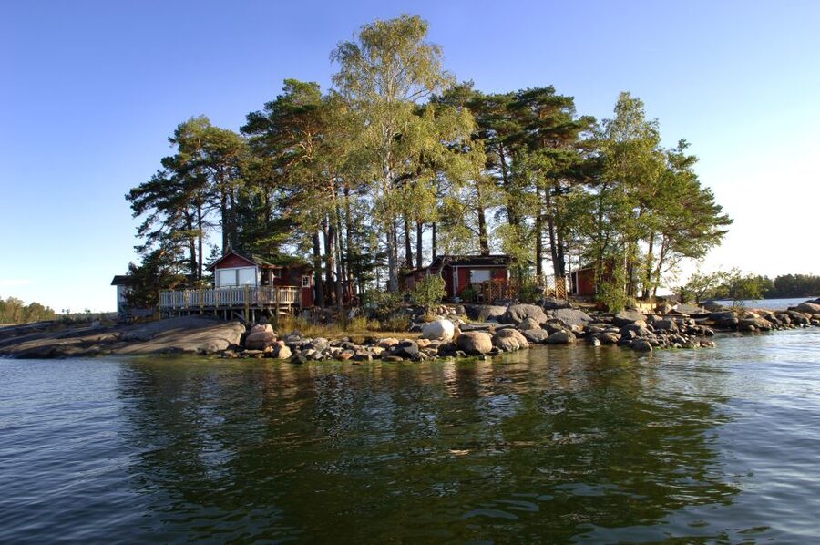 Helsinki: Archipelago RIB Boat Tour with BBQ Lunch and Sauna - Sauna time on a public island sauna, plus sea cooling