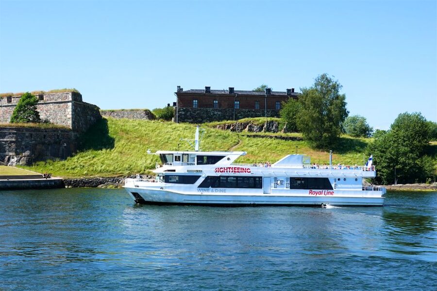 Helsinki Archipelago: Sightseeing Boat Tour - Cruising the Historical Helsinki route, from Market Square into open water