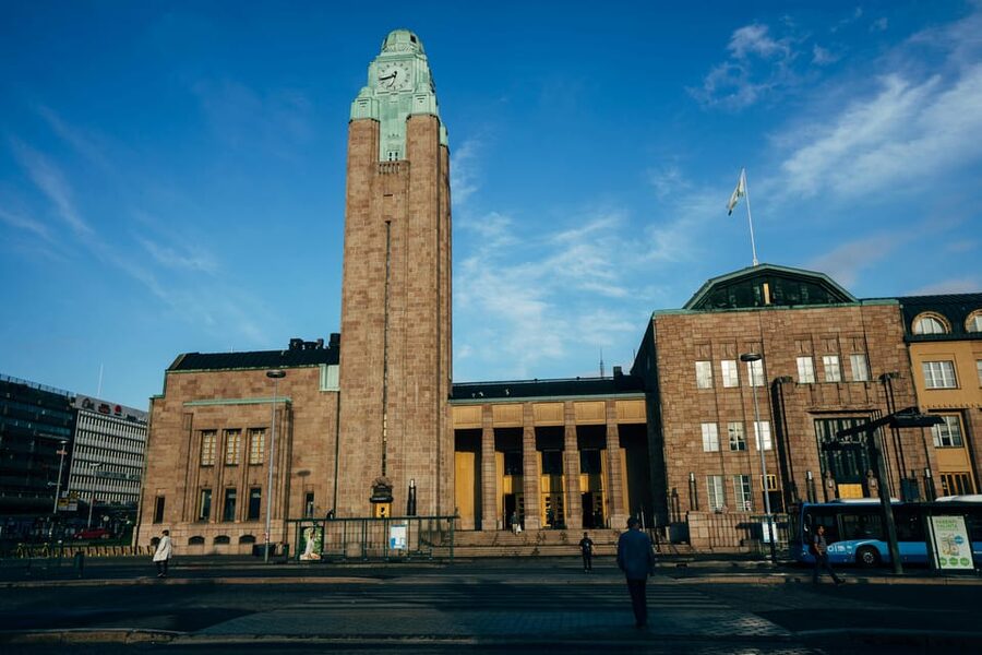 Helsinki: Architectural Highlights Guided Walking Tour - Senate Square and Helsinki Cathedral: city power you can see at a glance