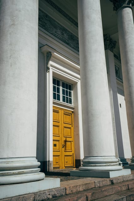 Helsinki: Architectural Highlights Guided Walking Tour - Rautatalo and Helsinki Central Station: modern city logistics, explained simply