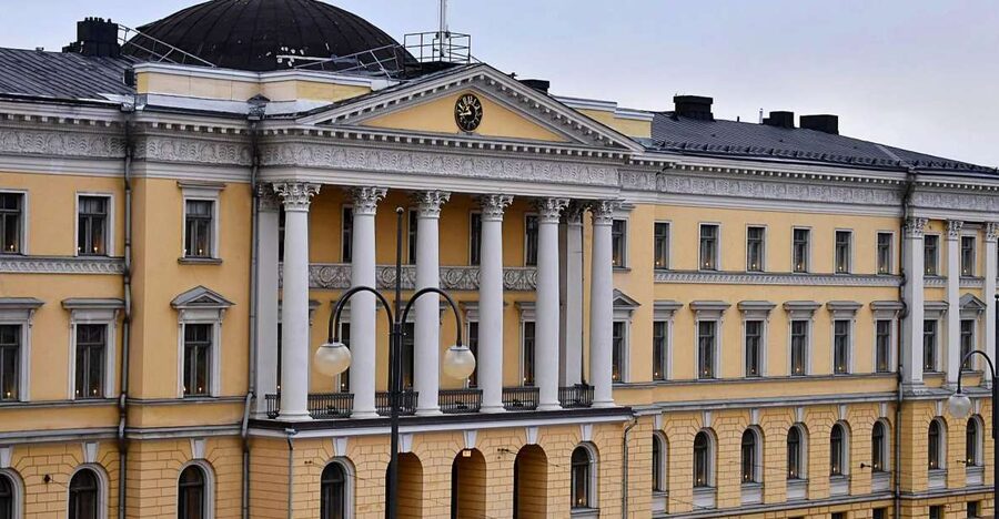 Helsinki: Architecture Walking Tour with Expert - Senate Square: neoclassical order you can actually feel