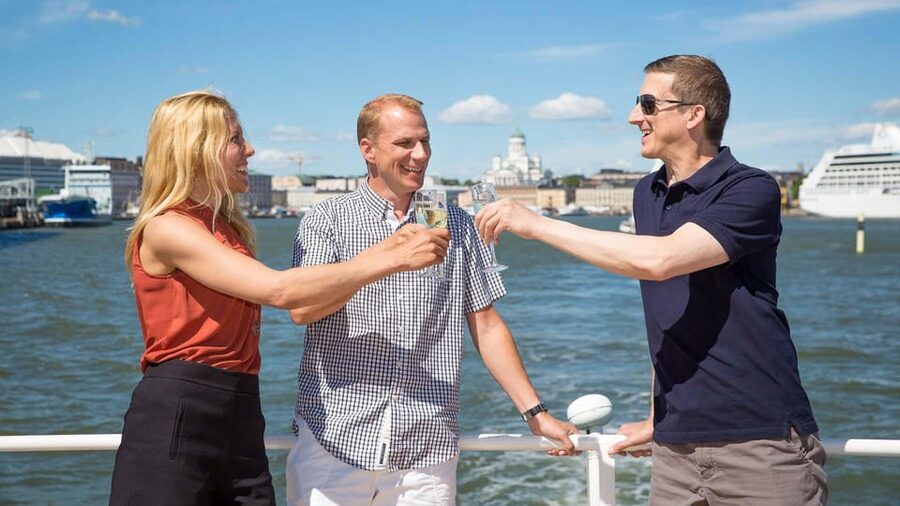 Helsinki Evening Cruise - Getting on Board at Market Square (Kauppatori) and Kolera-allas