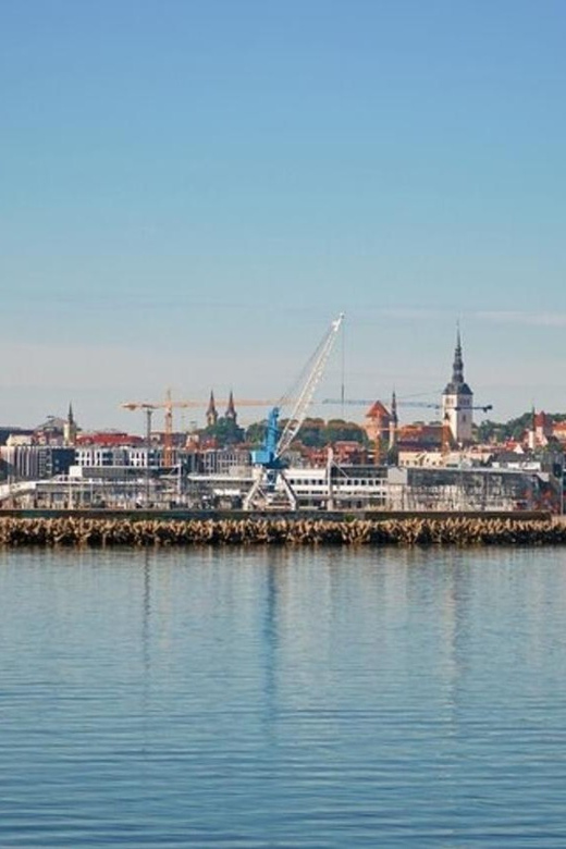 Helsinki : Highlights Walking Tour - Starting at Snellmaninkatu 8: a smart launch point
