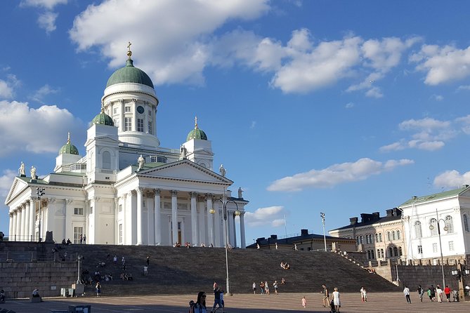 Helsinki Highlights: walking tour with local guide - Senate Square Stop: Your Quick Helsinki Orientation