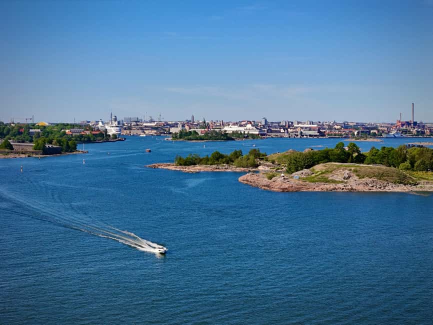 Helsinki: Private Boat Tour - Choosing the Right Route: 90 Minutes in the Eastern Archipelago or City Views Plus Suomenlinna