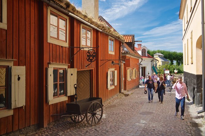 Helsinki Private Sightseeing + Medieval Town Porvoo - The logistics that make or break a winter day