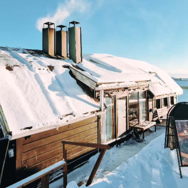 Helsinki: Rustic Traditional Floating Sauna Experience - Group size, privacy, and sharing the boat