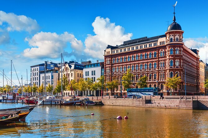 Helsinki Scavenger Hunt and Highlights Self-Guided Tour - A city game that works for families and teens