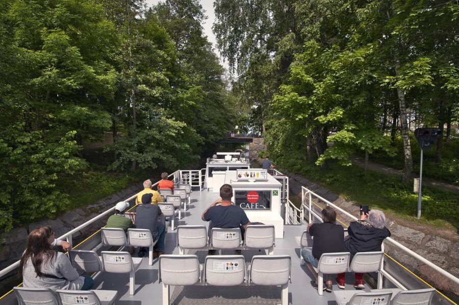 Helsinki: Sightseeing Canal Cruise with Audio Commentary - Icebreakers and the Helsinki maritime vibe you can’t fake