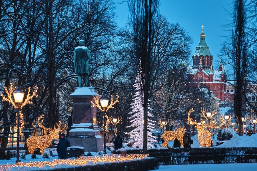 Helsinki: Small-Group Walking Tour with City Planner Guide - Modern stops on your route: Lasipalatsi, Kamppi Chapel, and Amos Rex