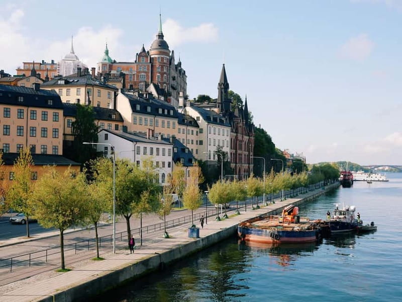 Helsinki-Stockholm Oneway Overnight Cruise with Cabin Stay - Entertainment and Onboard Extras: Live Shows, Pool Time, and Evening Energy