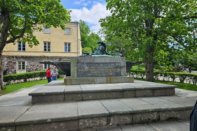 Helsinki & Suomenlinna: City Highlights Tour with Ferry Ride - Sibelius Monument: steel pipes that sound like music