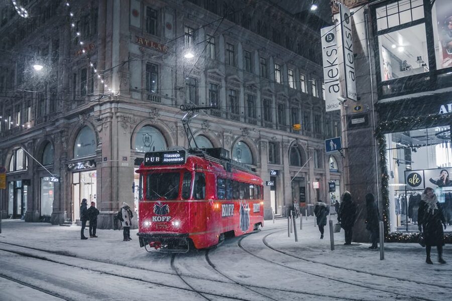 Helsinki: Tram Tour - Huvilakatu and Iso Roobertinkatu: Architecture You Can Actually Read