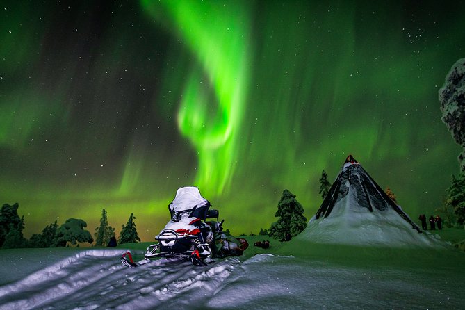 Hunting Northern Lights by Snowmobiles - What your 5 hours feels like on the ground