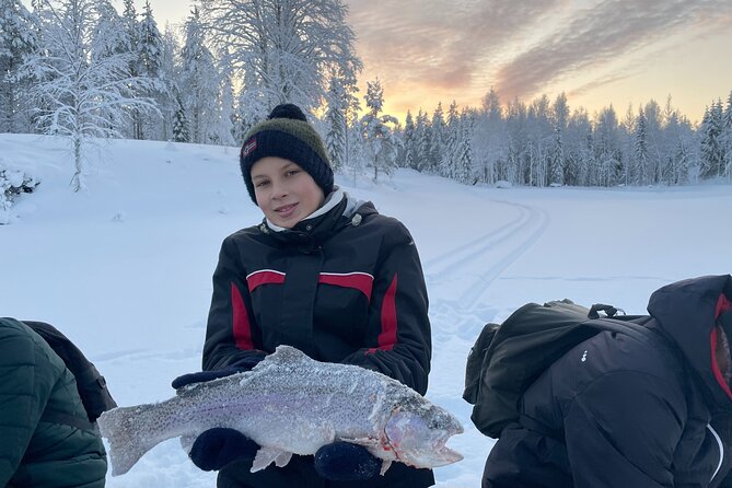 ICE FISHING experience - The Frozen-Lake Fishing Flow: What You Actually Do