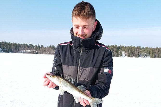 Ice fishing experience with Backpacker Helsinki Tour - Does it include what you need, or do you bring your own?