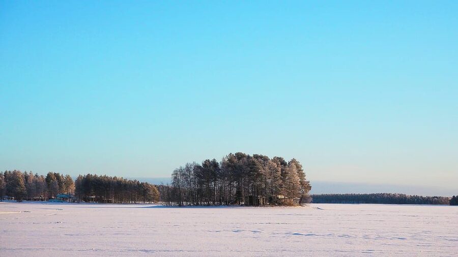 Ice fishing program in Lapland - Should you book this ice fishing program near Rovaniemi?