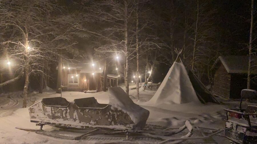 Icefishing and tasting in Lake Inari - Price, Group Size, and Time Plan for a Short Winter Adventure