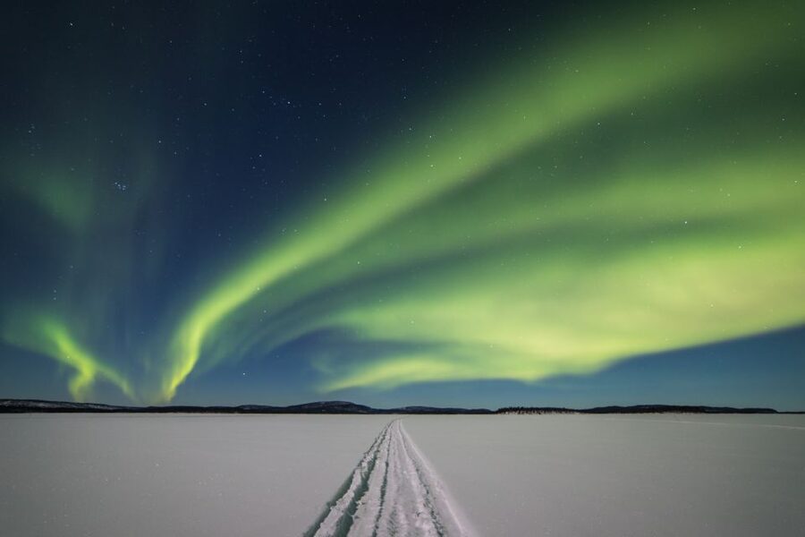 Ivalo: Lake Inari Northern Lights Tour w/ Reindeer & Dinner - Dinner in a Lappish teepee, cooked by open fire