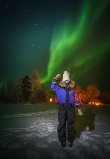 Ivalo: Lake Inari Northern Lights Tour w/ Reindeer & Dinner - Thermal clothes, then the sleigh ride into the quiet