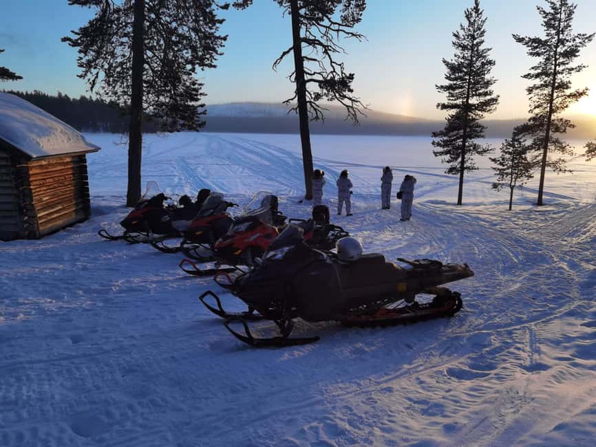 Ivalo: Snowmobile Safari in Hammastunturi Wilderness - Wilderness Hut Stop: Berry Juice, Fire-Cooked Sausages, and Real Quiet