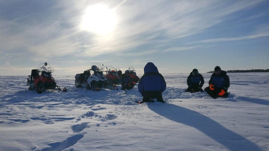 Kemi-Tornio: Ice Fishing Safari with Snowmobiles - Dressing right so the cold stays outside