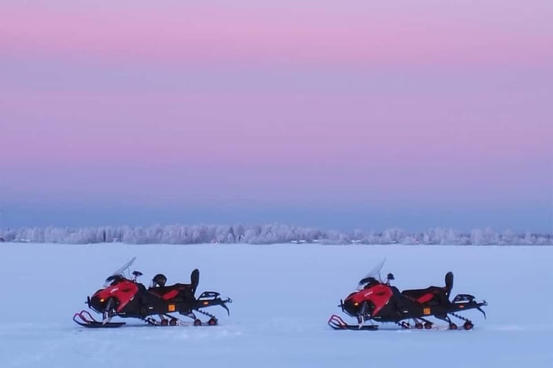 Kemi-Tornio: Sunrise snowmobile safari - Meeting at Sea Lapland Safaris: Gear Up, Then Get Moving