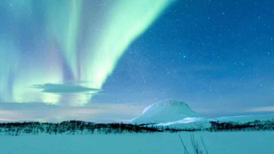 Kilpisjärvi: Northern Lights Snowmobile Tour with Photos - Kilpisjärvi at night, and why the tundra lake is the real star