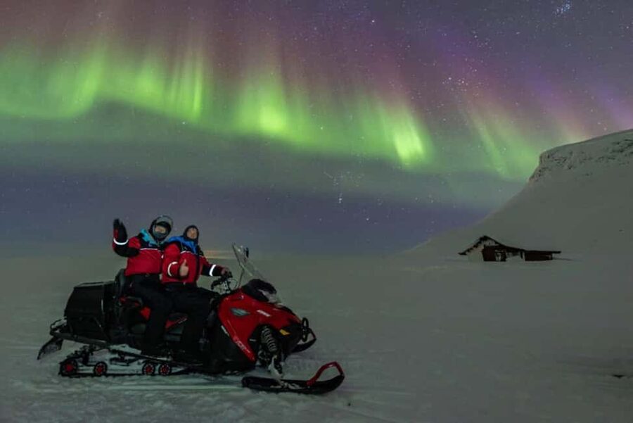 Kilpisjärvi: Northern Lights Snowmobile Tour with Photos - Thermal gear that makes aurora viewing actually doable