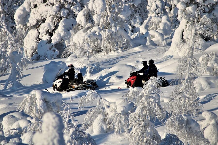 King of Ylläs: Snowmobiling to the Hill - King of Ylläs snowmobile: what the ride really feels like