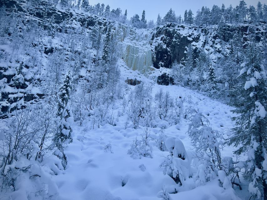 Korouoma: Frozen Waterfall Hiking Tour - What the guide actually adds: facts, pacing, and regrouping