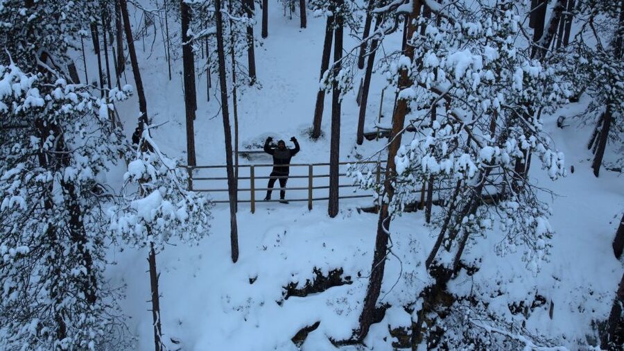 Korouoma: Frozen Waterfall Hiking Tour - The traditional Lapland barbecue: the warm payoff