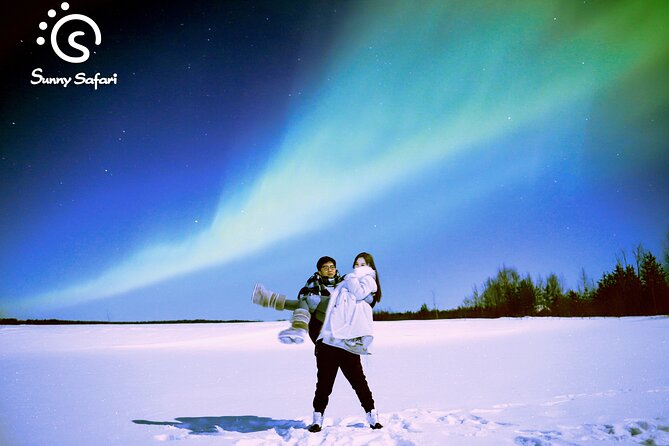 Lakeside Aurora’s Paparazzi Photography - The Paparazzi-Style Aurora Portrait: How Your Photos Actually Get Made